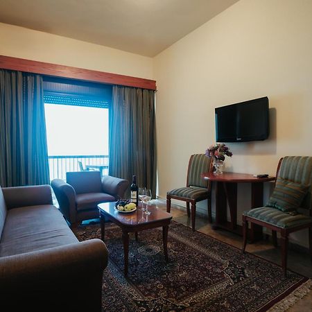 Holiday Suites Hotel & Beach Resort ジュニエ エクステリア 写真