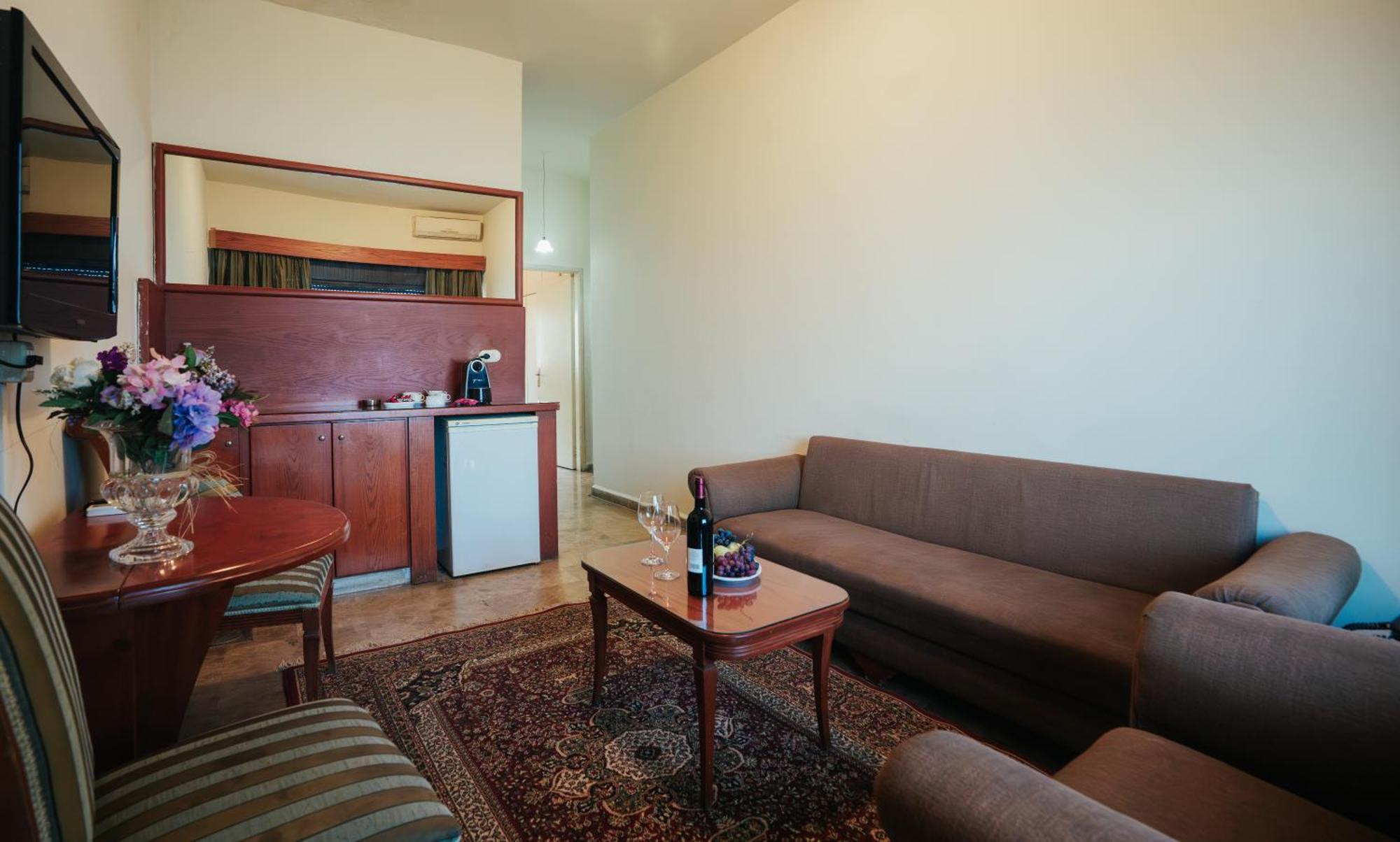 Holiday Suites Hotel & Beach Resort ジュニエ エクステリア 写真