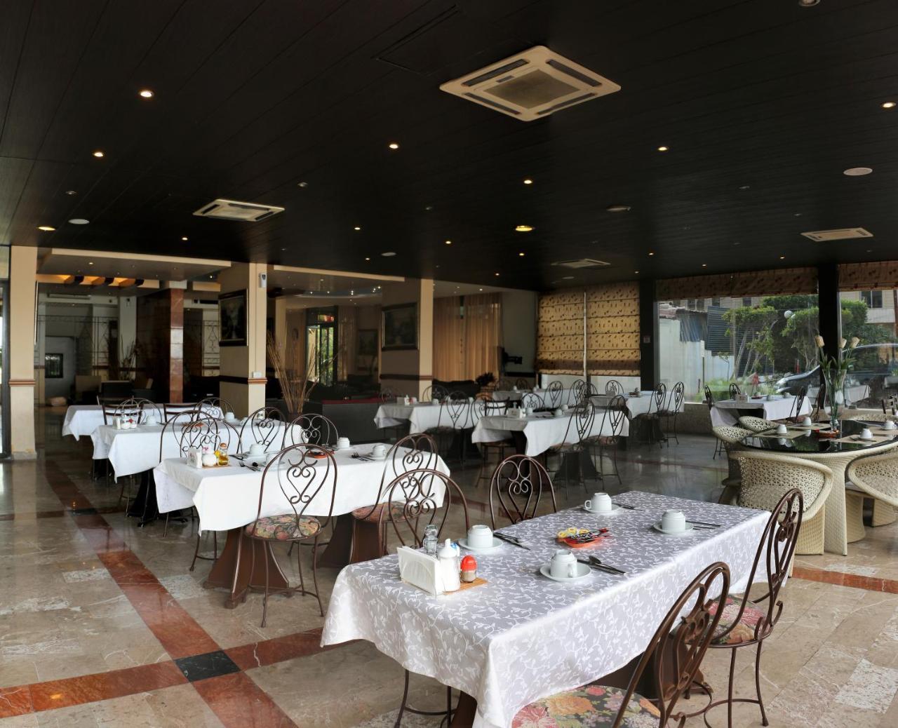 Holiday Suites Hotel & Beach Resort ジュニエ エクステリア 写真