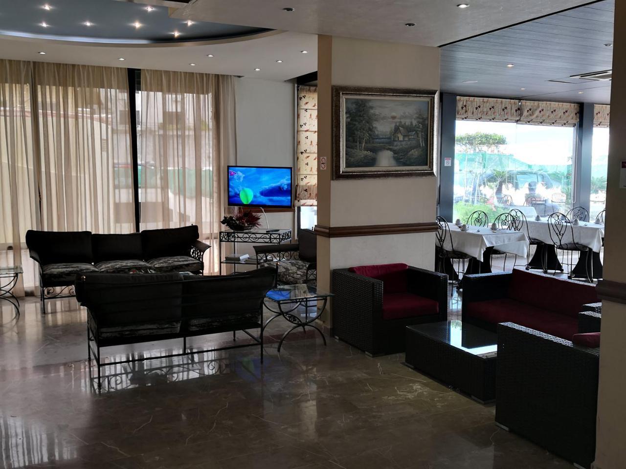 Holiday Suites Hotel & Beach Resort ジュニエ エクステリア 写真